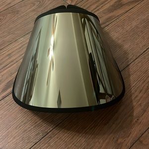 Bluestone sunshield champagne/rose, one size.  NWT